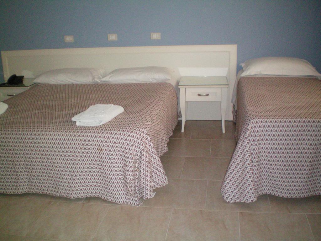 Hotel Zio Cataldo Corato Szoba fotó